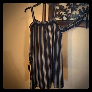 🖤LUXOLOGY OFF THE SHOULDER DRESS🖤